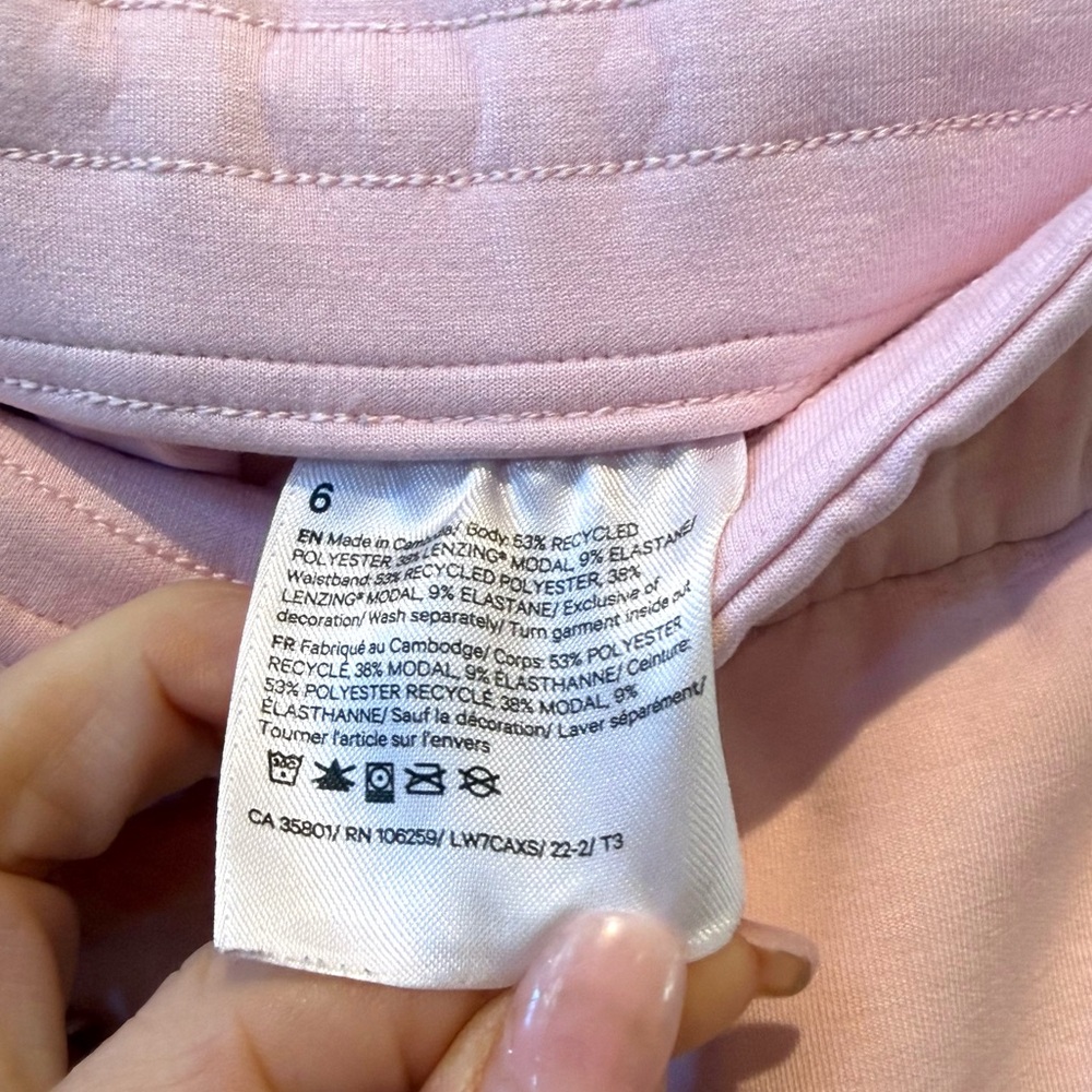 Lululemon Softstreme High-Rise Short 4" Strawberry Milkshake, Size 6 - Picture 12 of 13